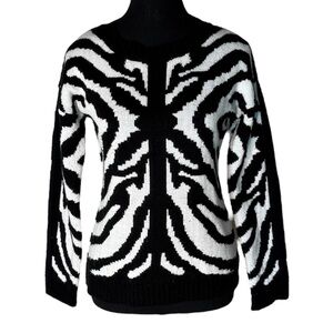ROMEO & JULIET COUTURE Black White Abstract Tiger Knit Pullover Sweater Small